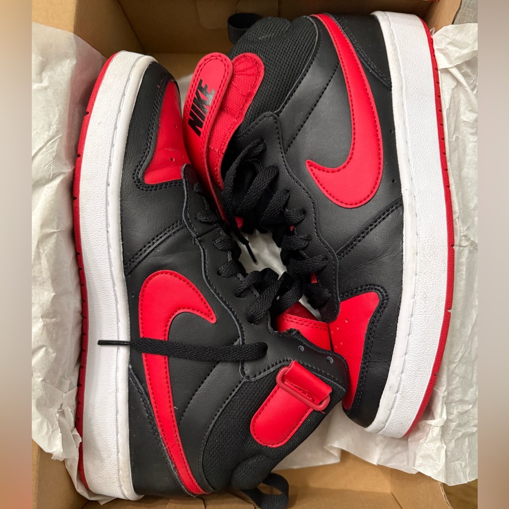 Nike court borough mid 2